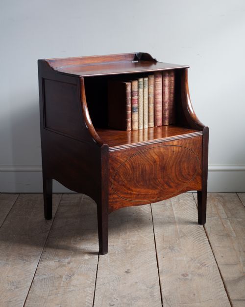 PAIR OF ANTIQUE BEDSIDE CUPBOARDS - ADDITIONAL PHOTO 3