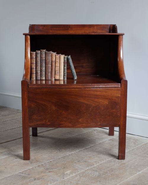 PAIR OF ANTIQUE BEDSIDE CUPBOARDS - ADDITIONAL PHOTO 11