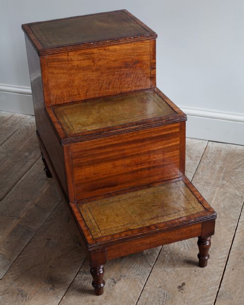 REGENCY MAHOGANY LIBRARY STEPS - ADDITIONAL PHOTO 3