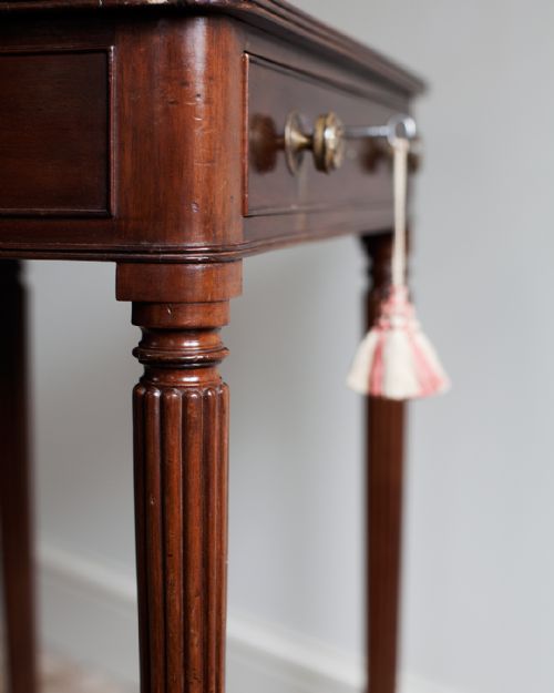 REGENCY MAHOGANY CHAMBER WRITING TABLE - ADDITIONAL PHOTO 4