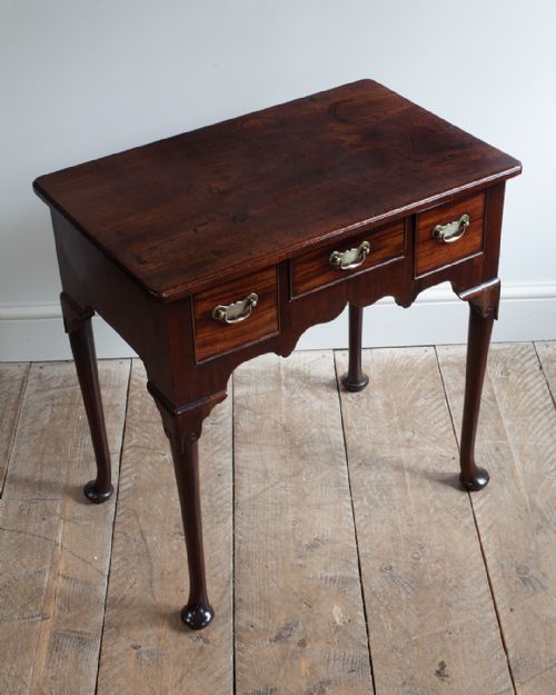 CHARMING GEORGE II MAHOGANY LOWBOY - ADDITIONAL PHOTO 2
