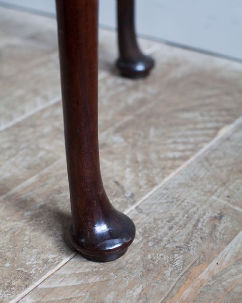 CHARMING GEORGE II MAHOGANY LOWBOY - ADDITIONAL PHOTO 3