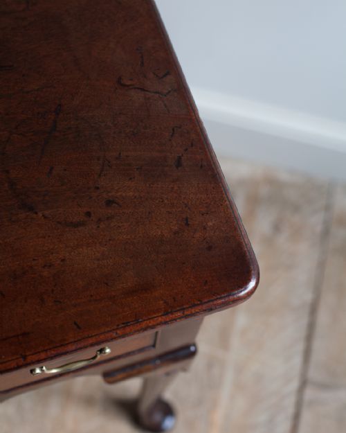 CHARMING GEORGE II MAHOGANY LOWBOY - ADDITIONAL PHOTO 4