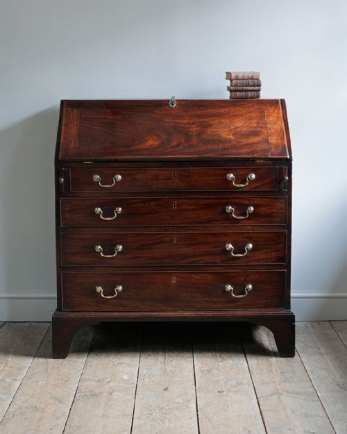 GEORGE III MAHOGANY BUREAU - ADDITIONAL PHOTO 2