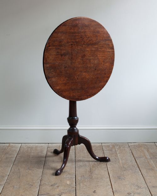 GEORGE III MAHOGANY LAMP TABLE - ADDITIONAL PHOTO 1