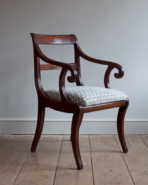 SET OF 8 REGENCY MAHOGANY DINING CHAIRS - ADDITIONAL PHOTO 5