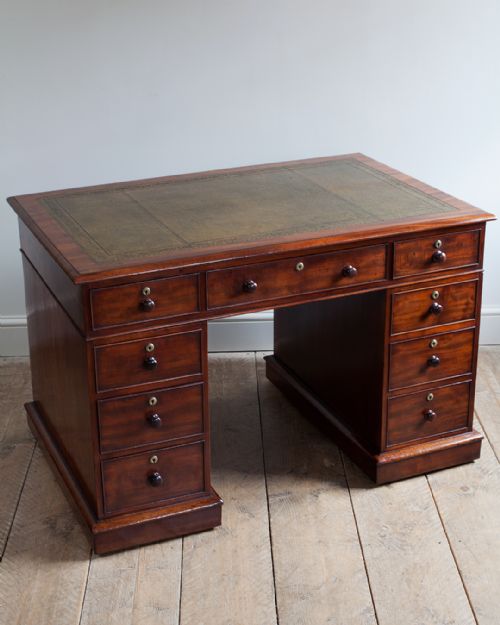 19TH CENTURY MAHOGANY PEDESTAL DESK - ADDITIONAL PHOTO 3