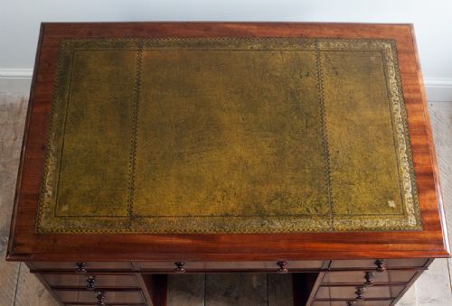 19TH CENTURY MAHOGANY PEDESTAL DESK - ADDITIONAL PHOTO 6