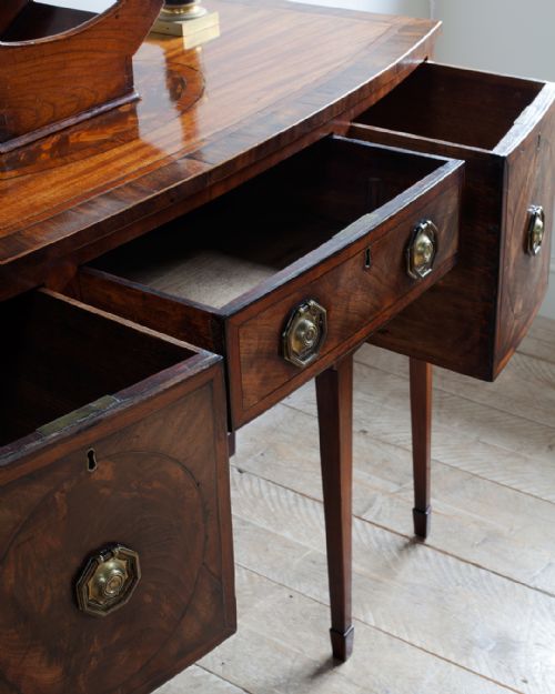 GEORGE III MAHOGANY BOWFRONT SIDEBOARD - ADDITIONAL PHOTO 4