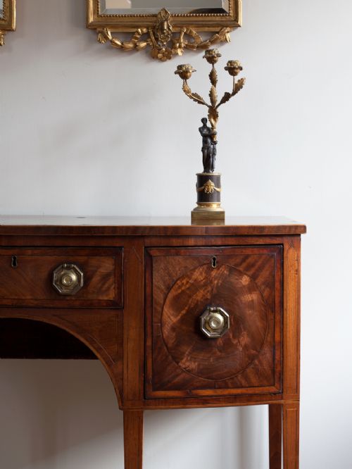 GEORGE III MAHOGANY BOWFRONT SIDEBOARD - ADDITIONAL PHOTO 6