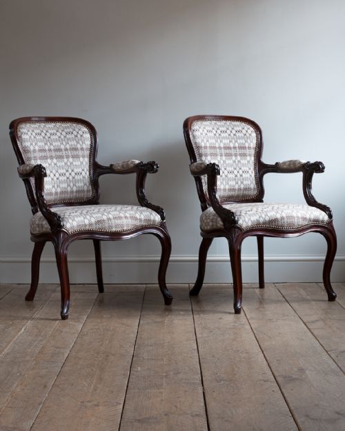 PAIR OF WILLIAM IV MAHOGANY ARM CHAIRS - ADDITIONAL PHOTO 1