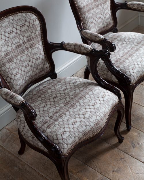 PAIR OF WILLIAM IV MAHOGANY ARM CHAIRS - ADDITIONAL PHOTO 4