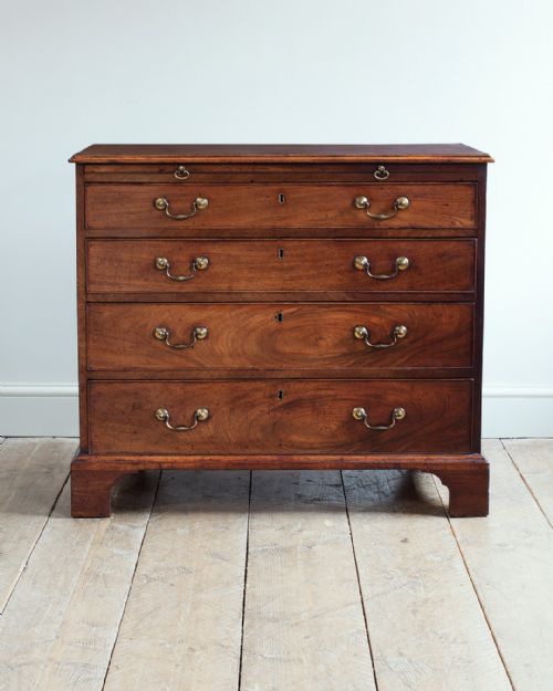 GEORGIAN MAHOGANY CHEST OF DRAWERS - ADDITIONAL PHOTO 2