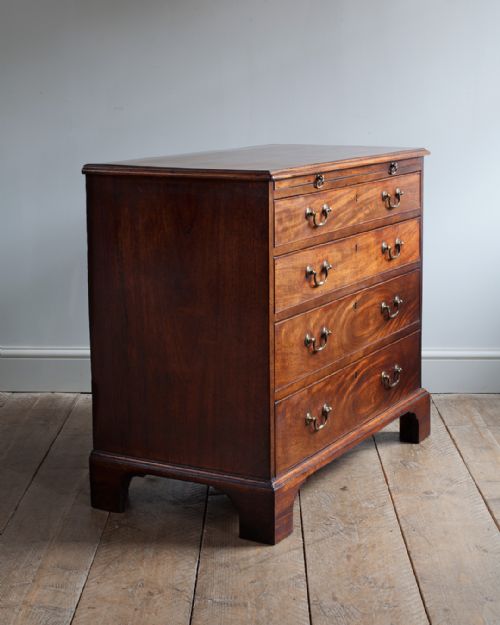 GEORGIAN MAHOGANY CHEST OF DRAWERS - ADDITIONAL PHOTO 3