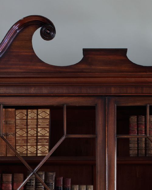 GEORGE III MAHOGANY LIBRARY BOOKCAS - ADDITIONAL PHOTO 3