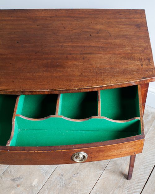 GEORGE III MAHOGANY BOWFRONT SIDE TABLE - ADDITIONAL PHOTO 3