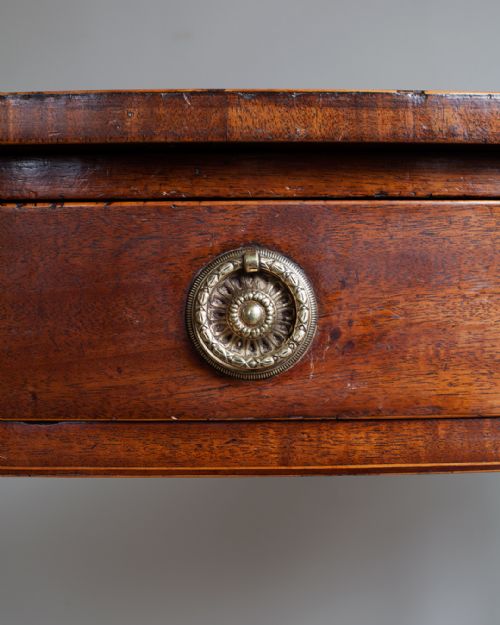 GEORGE III MAHOGANY BOWFRONT SIDE TABLE - ADDITIONAL PHOTO 5