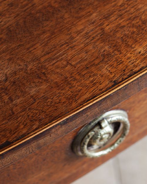 GEORGE III MAHOGANY BOWFRONT SIDE TABLE - ADDITIONAL PHOTO 6