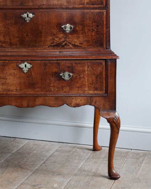 EARLY GEORGIAN WALNUT CHEST ON STAND - ADDITIONAL PHOTO 2