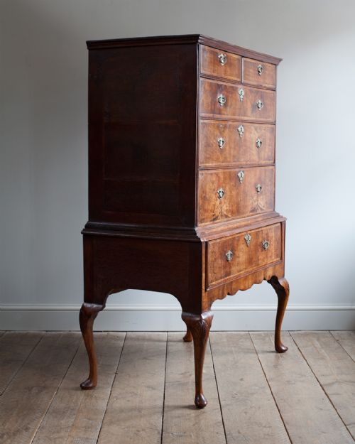 EARLY GEORGIAN WALNUT CHEST ON STAND - ADDITIONAL PHOTO 3