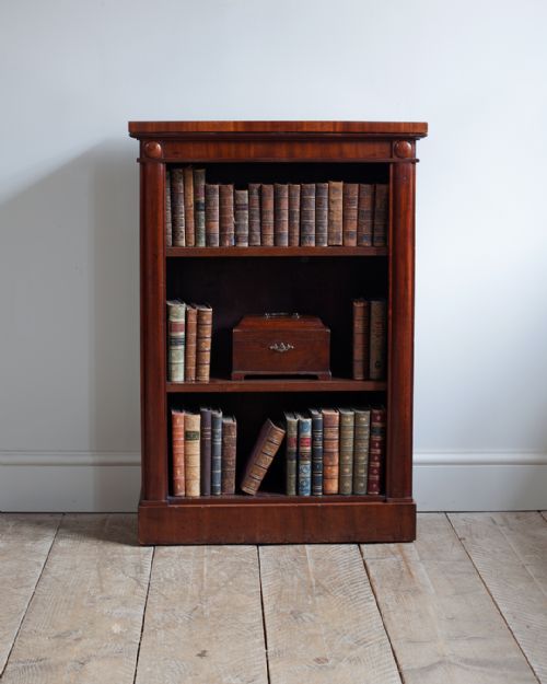 SMALL WILLIAM IV MAHOGANY OPEN BOOKCASE - ADDITIONAL PHOTO 1