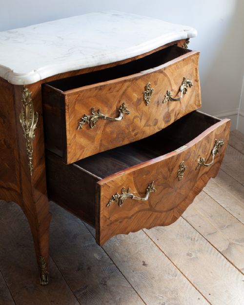 19TH CENTURY FRENCH BOMB COMMODE - ADDITIONAL PHOTO 1