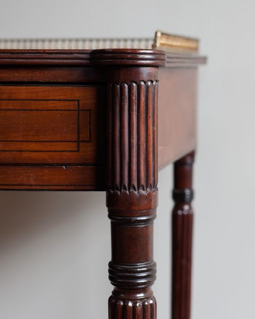 REGENCY MAHOGANY BOWFRONT SIDE TABLE - ADDITIONAL PHOTO 4