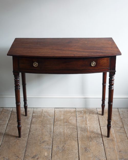 GEORGE IV MAHOGANY BOWFRONT SIDE TABLE - ADDITIONAL PHOTO 2