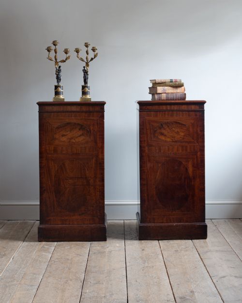 18TH CENTURY MAHOGANY PEDESTALS IN THE MANNER OF GILLOWS - ADDITIONAL PHOTO 1
