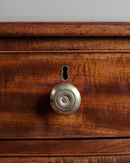 REGENCY MAHOGANY BOWFRONT CHEST OF DRAWERS - ADDITIONAL PHOTO 8