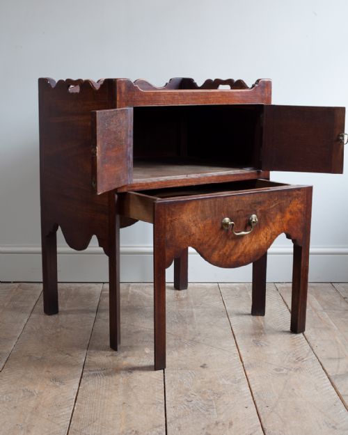 GEORGE III MAHOGANY TRAY TOP COMMODE - ADDITIONAL PHOTO 2
