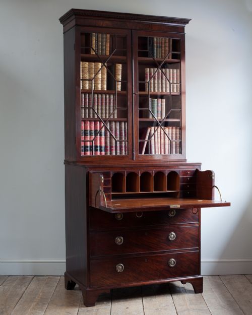 GEORGE III MAHOGANY SECRETAIRE BOOKCASE - ADDITIONAL PHOTO 3