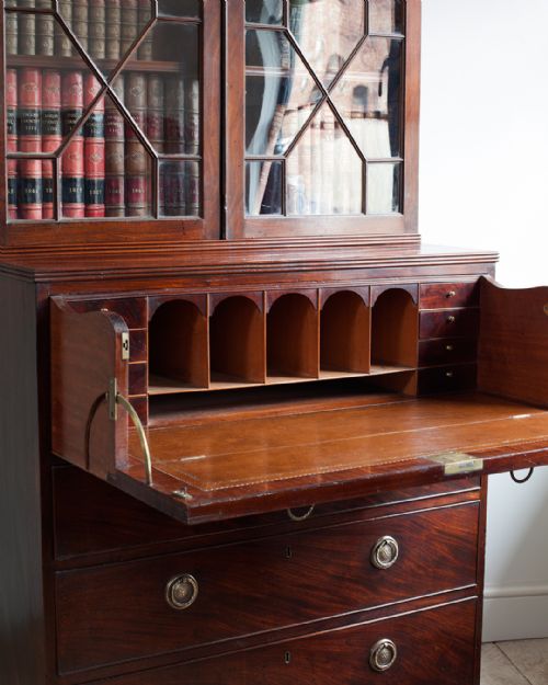 GEORGE III MAHOGANY SECRETAIRE BOOKCASE - ADDITIONAL PHOTO 6