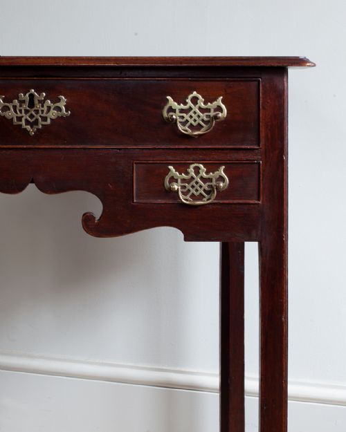 GEORGIAN MAHOGANY LOWBOY - ADDITIONAL PHOTO 1