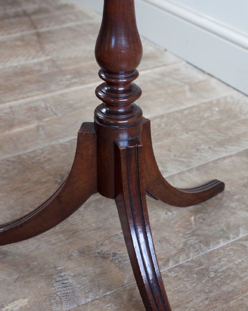 ANTIQUE LAMP TABLE - ADDITIONAL PHOTO 9