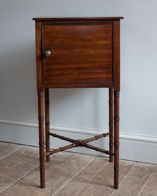 GEORGIAN MAHOGANY POT CUPBOARD - ADDITIONAL PHOTO 1