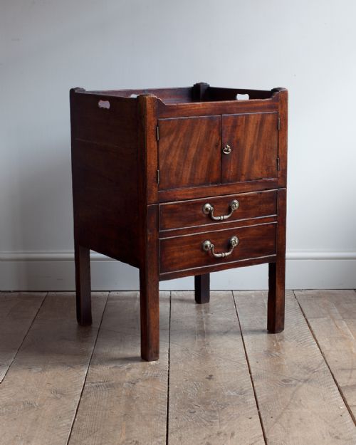 george iii mahogany tray top commode - CATEGORY: ANTIQUE CUPBOARDS - DATED 19TH CENTURY