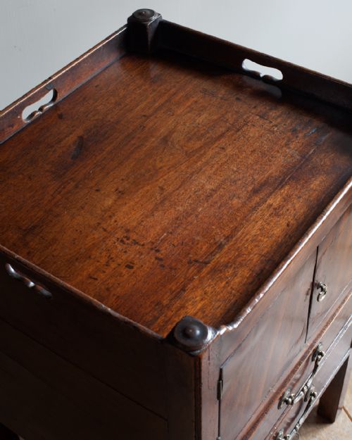 GEORGE III MAHOGANY TRAY TOP COMMODE - ADDITIONAL PHOTO 5