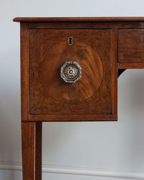 19TH CENTURY MAHOGANY DRESSING TABLE - ADDITIONAL PHOTO 1