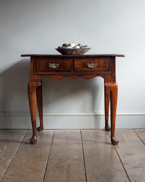 george i walnut lowboy - CATEGORY: ANTIQUE FURNITURE - DATED 18TH CENTURY