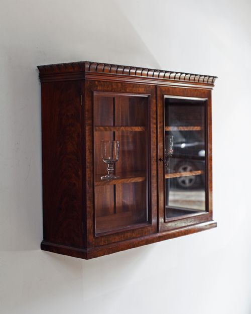 19TH CENTURY FLAME MAHOGANY WALL HANGING CABINET - ADDITIONAL PHOTO 1