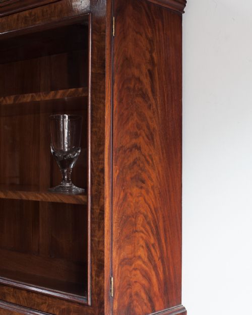 19TH CENTURY FLAME MAHOGANY WALL HANGING CABINET - ADDITIONAL PHOTO 3