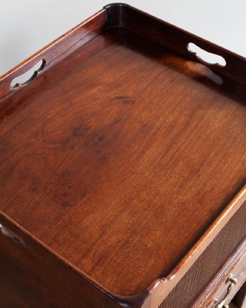 GEORGE III MAHOGANY TRAY TOP COMMODE - ADDITIONAL PHOTO 5