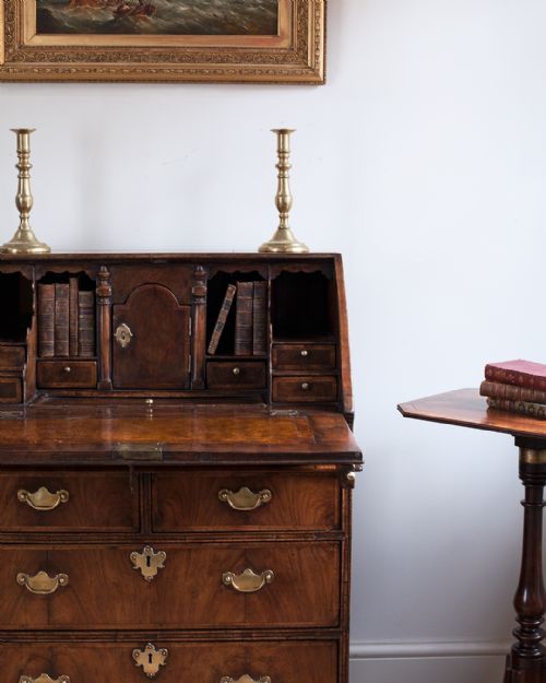 SMALL GEORGE II WALNUT BUREAU - ADDITIONAL PHOTO 4