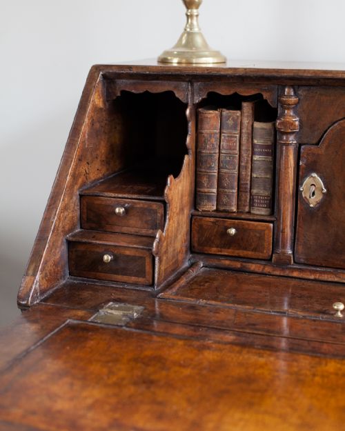 SMALL GEORGE II WALNUT BUREAU - ADDITIONAL PHOTO 5