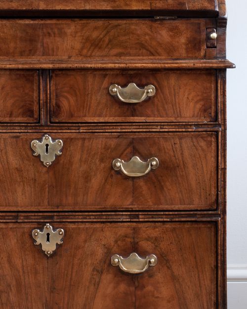 SMALL GEORGE II WALNUT BUREAU - ADDITIONAL PHOTO 8