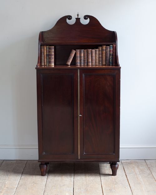 GEORGE III MAHOGANY SIDE CABINET - ADDITIONAL PHOTO 1