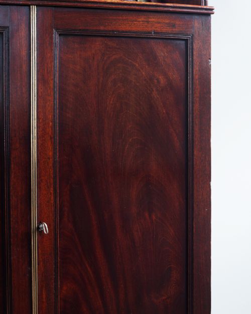 GEORGE III MAHOGANY SIDE CABINET - ADDITIONAL PHOTO 5