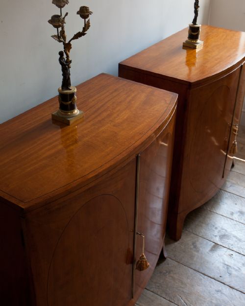 PAIR OF EDWARDIAN SATINWOOD BOWFRONT SIDE CABINETS - ADDITIONAL PHOTO 3