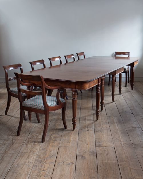 REGENCY MAHOGANY DINING TABLE - ADDITIONAL PHOTO 1